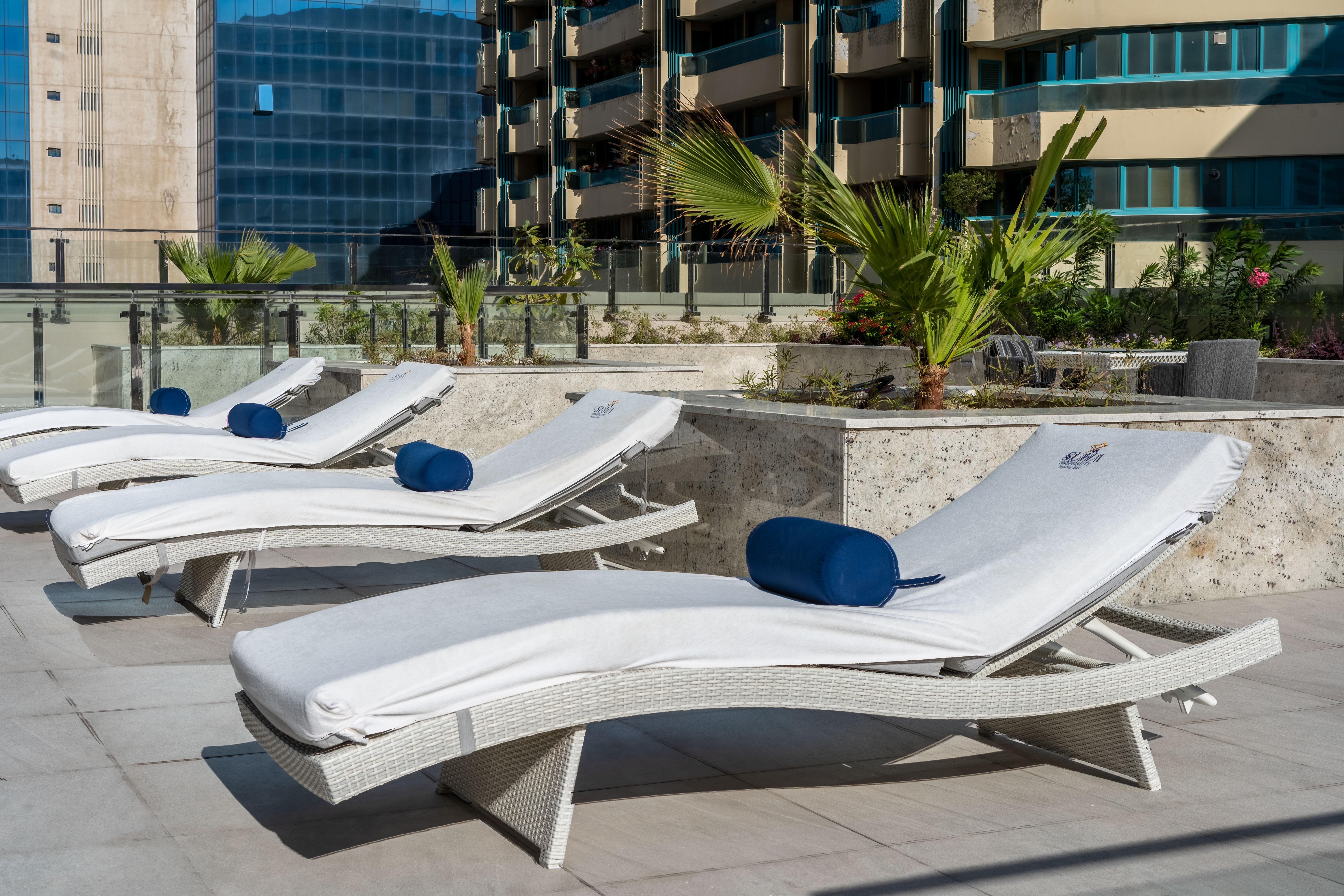 Suha Mina Rashid Hotel Apartments Dubái Exterior foto