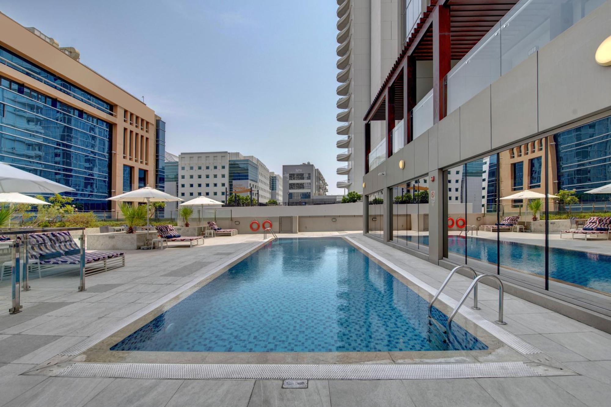 Suha Mina Rashid Hotel Apartments Dubái Exterior foto